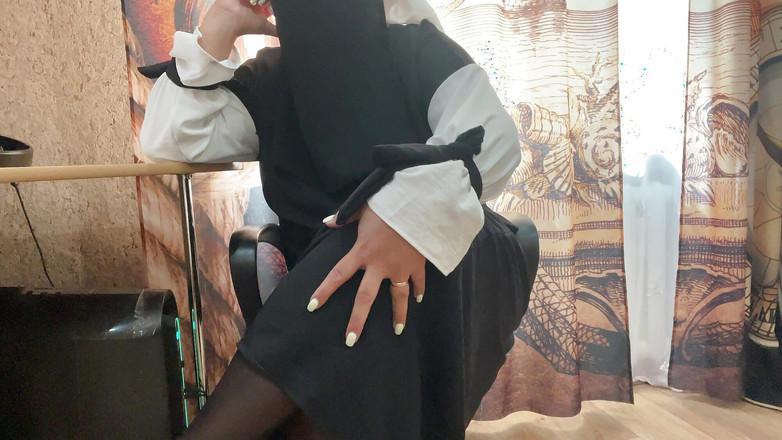 Lux Eva: セクシーなパンストを履いたアラブのエジプト人妻が夫と電話で話し、オナニーをするマンコ