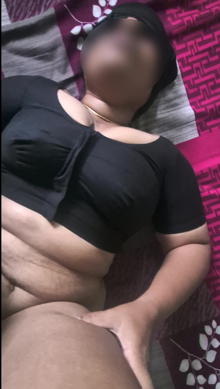 Black & white desicat: Sexy Desi Housewife in Black Blouse Hard Fucked &amp; Pussy Creampied