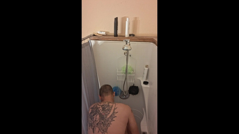 DubeSnackes: Moring शावर- Clipchamp.mp4 के साथ बनाया गया