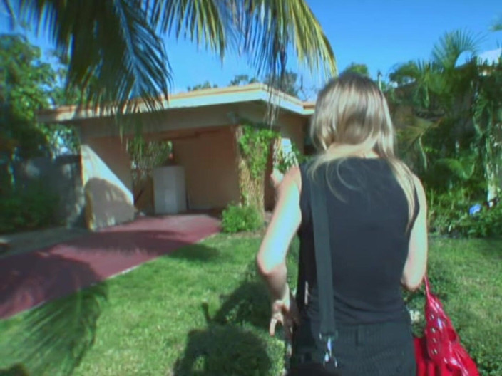 Dirty Teeny: Гарячі красуні-лесбіянки пестять пальцями і облизують одна одну до екстазу