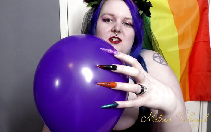 Mxtress Valleycat: Balloon Scratching Tease