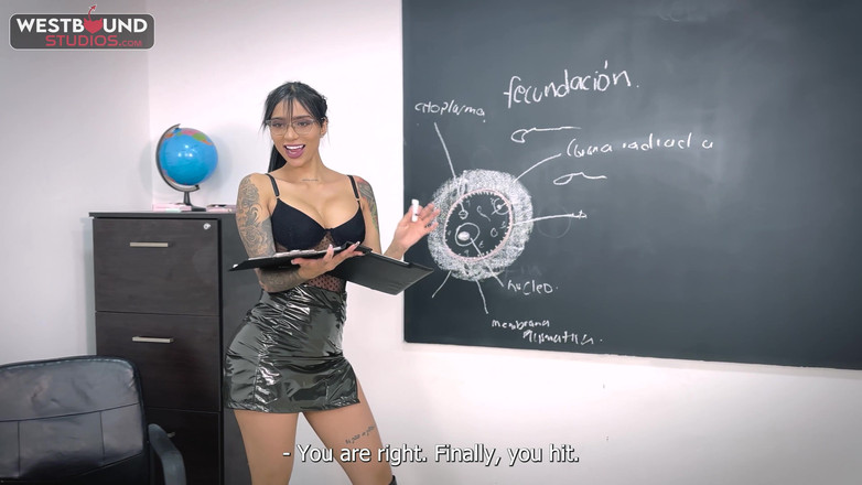 Run good girls: Шаловливую учительницу латину Alejandra Rico трахнул студент Дэни Кларк