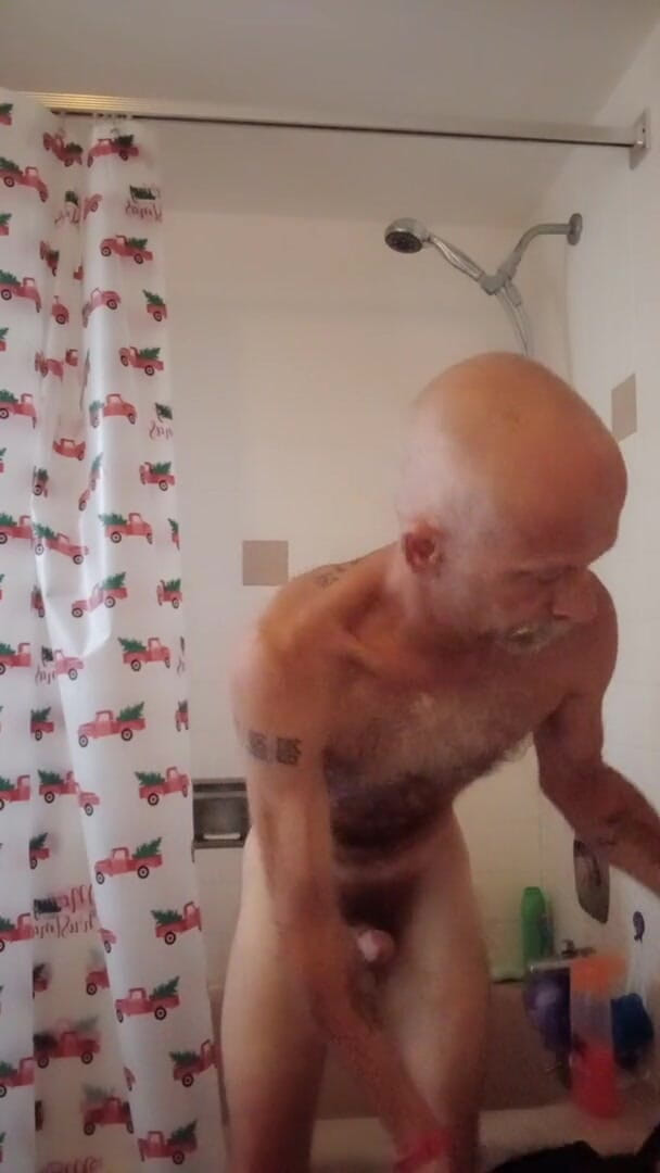 Let's watch: Lotion up and playing - solo