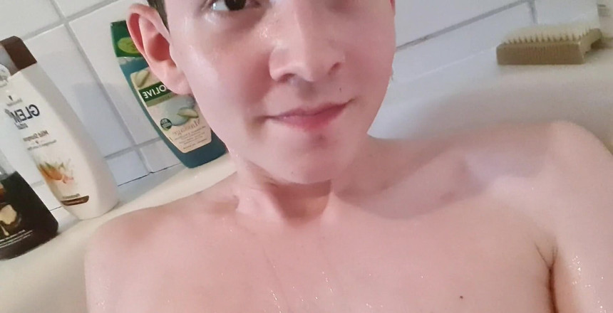 Prettyboi2000x: Купание без маски!! Пожалуйста, дайте мне обратную связь, если вам это нравится или нет!!