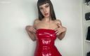 Lady Medusa: Une robe en pvc rouge brillante taquine - findom mindfuck