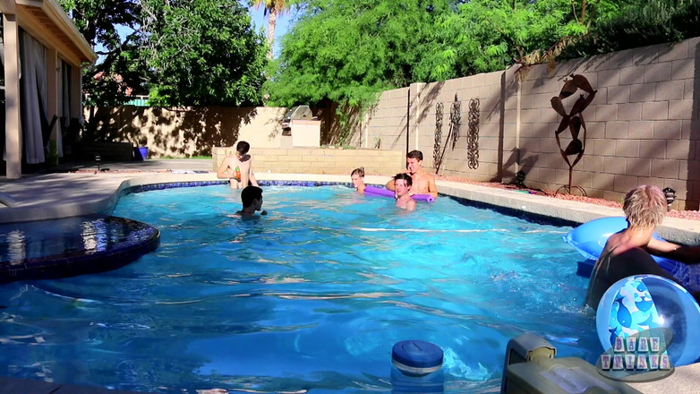 Bare Twinks: 泰勒的群交群交