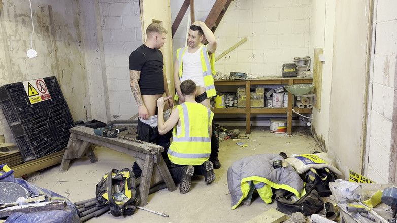 Jak White: बिल्डिंग साइट स्ट्रेट बॉयज ने कुछ मस्ती की