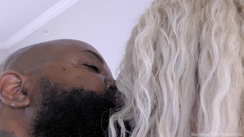Rex Ringo XXX Productions: Kinzy Jo, star du légendaire, enceinte de 4 mois