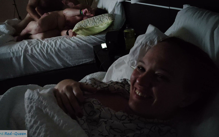 RedQueen: Crudo casero cornudo en primer plano - verdadera esposa cuckquean mira...