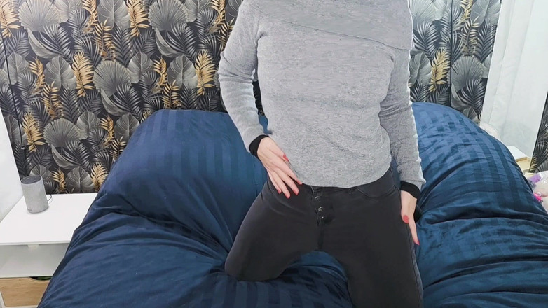 Sofy13: MILF Dewasa Seksi Terangsang Ingin Mengambil Kontol Yang Bagus