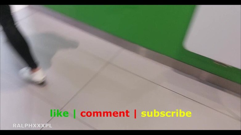 RalphXXXpl: Podvádějící manželka kouří náhodného chlapa ve veřejné restrum a polyká...