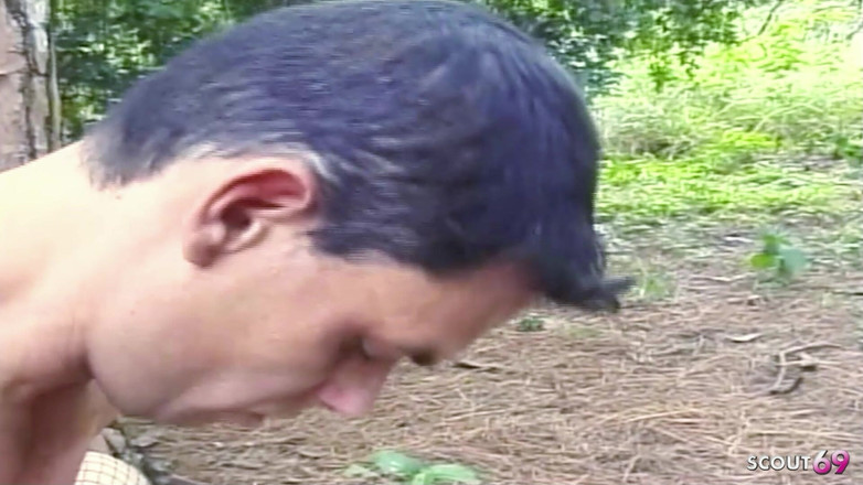 Shemale TS Collection: Mager Ladyboy knullad utomhus av en tjock kuk i hennes...