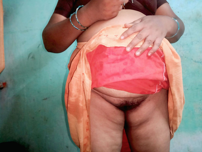 Priyanka314: Makcik cantik beromen menikmati urutan puting tembam besar