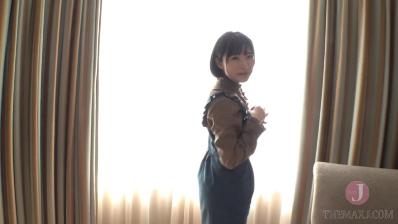 JAV Amateur: 18 year old's first raw fuck