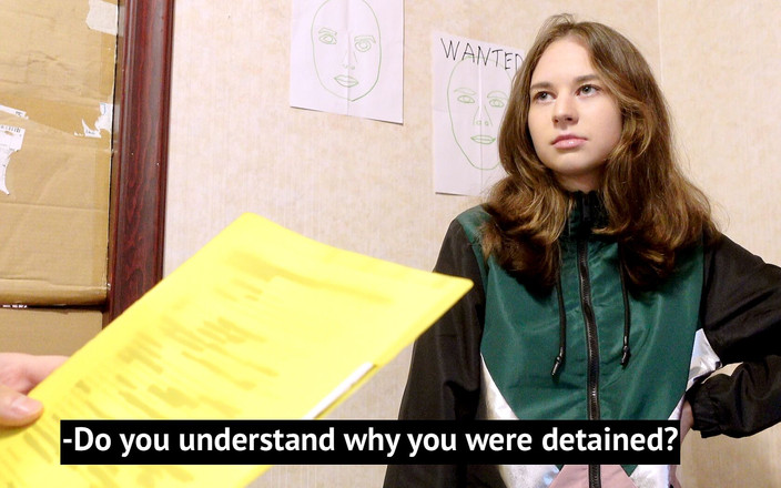 Anna Sibster: Une belle salope se fait prendre en train de voler...