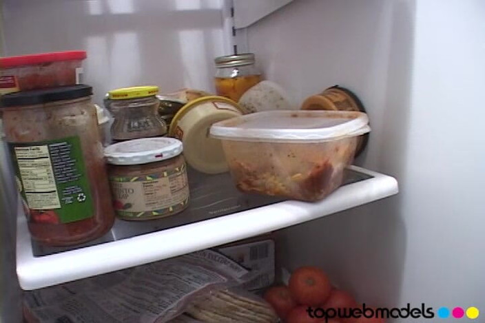 Top Web Models: 할로윈을 위해 섹시한 간호사인 Jenni Hendrix와 사탕을 나누는 남자를 따먹어