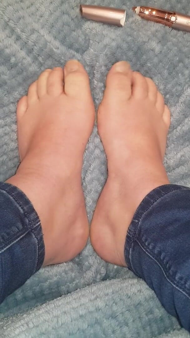 Faith's Feet Fetish: Faith füße fetisch - rasiert meine zehen