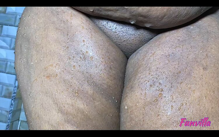 Funvilla2: 丰满继母的淋浴时间