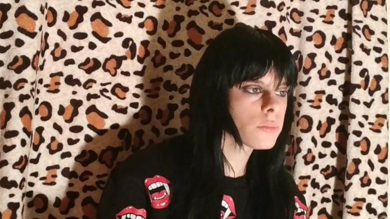 Beth Kinky: Fumez pentru că sunt plictisitoare - Beth Kinky