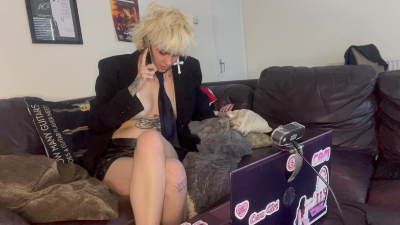 Glitterqueen1999: Goth Has a Heart Pain and Self Resus Cpr