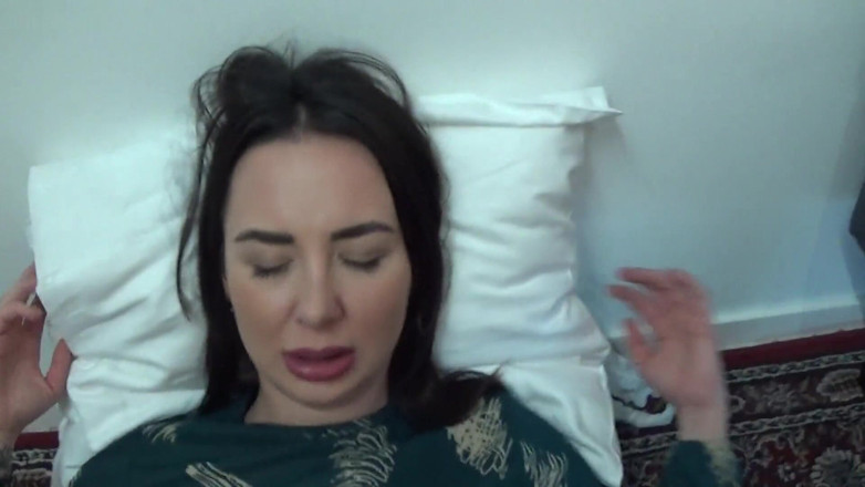 Amateur Homemade Porn: Turecká macecha s velkým zadkem ošukaná jejím nevlastním synem, zatímco...
