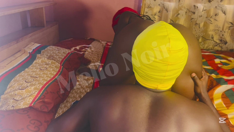 Mello Noir: 激しいロマンチックな瞬間