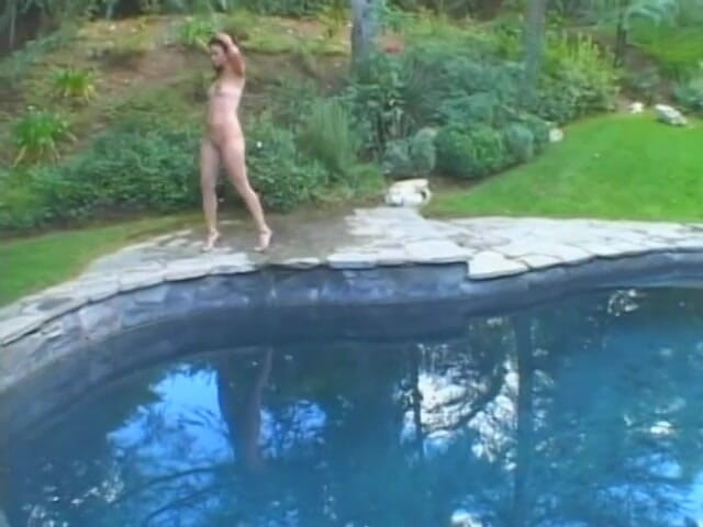 Best Butts: She gets crazy facial from atomic erection