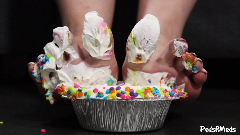 PedsRMeds: Shortlivedtyranny Funfetti Cake Smash