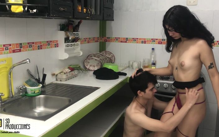 Mafelagoandcarlo: Sora mea vitregă mă activează în timp ce este în bucătărie - porno în...