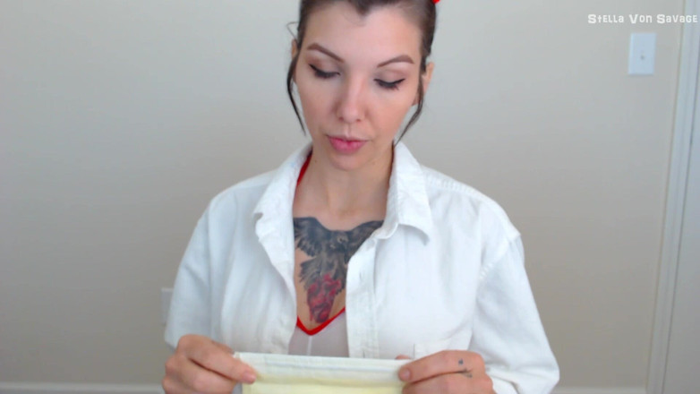 Stella Von Savage: Enfermera enferma da mamada en guantes de látex