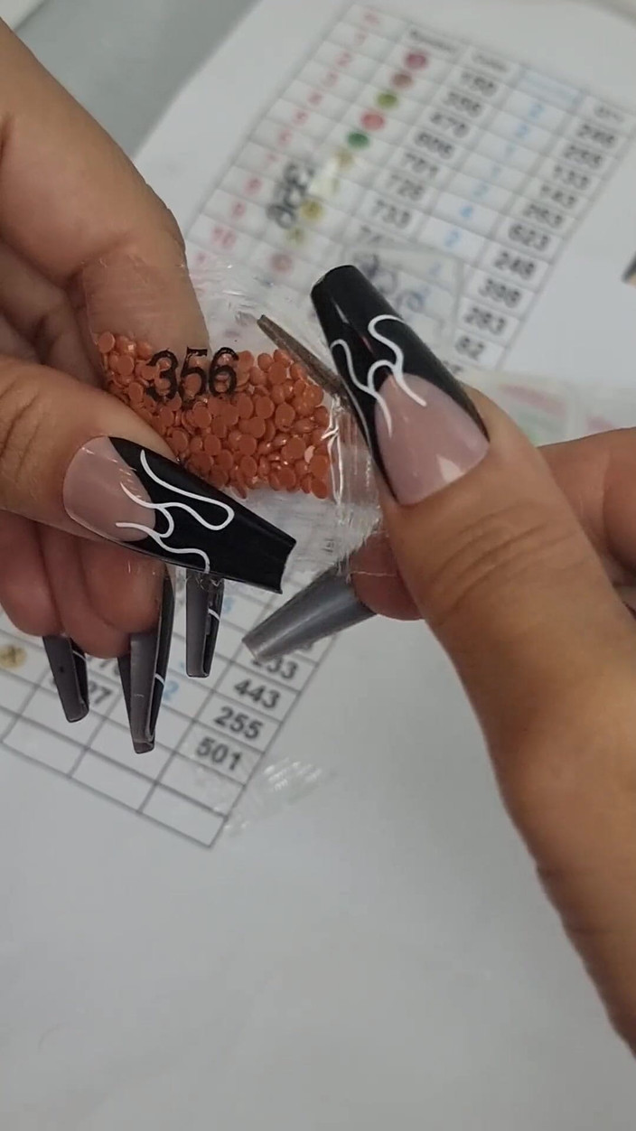 Espuleta Maia: Asmr Diamond Art