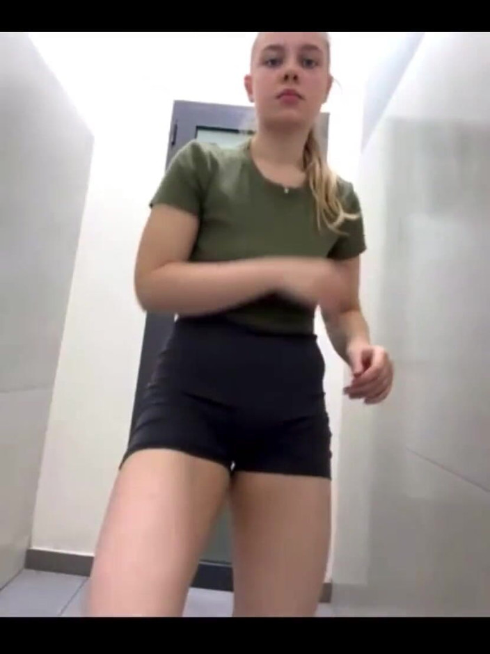 JuiceLussie: Crazy Fucking Masturbating