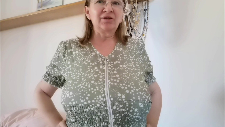 MariaOld: Babička kojí nevlastního vnuka. Tabu hraní rolí.