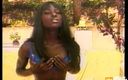 Teen Sexperience: Zwarte tiener krijgt haar harige kut buiten geneukt door een...