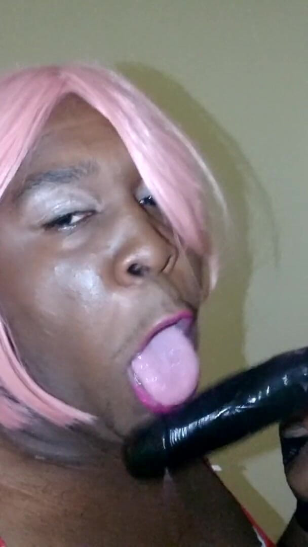 Kyla Throatz: Sissy Kyla Throatz si vydělává její jméno