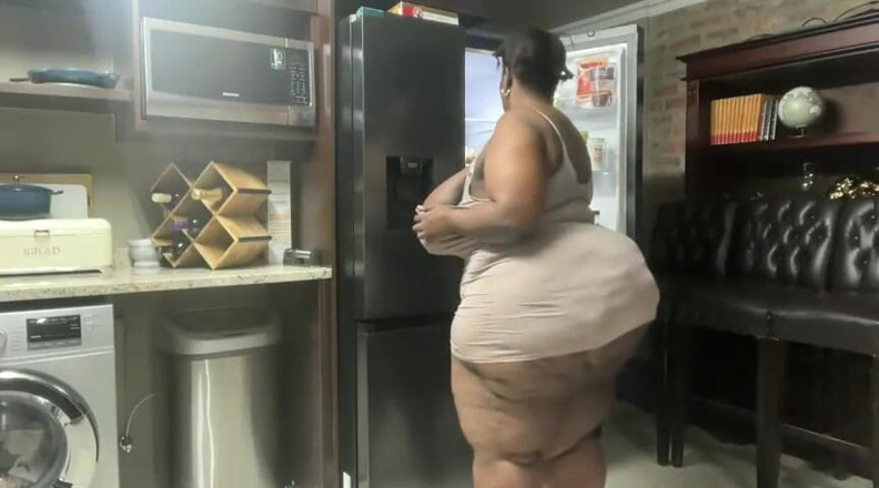 Legendary Booty Overdose: Ebony MILF Moaning and Stripteasing in Kitchen
