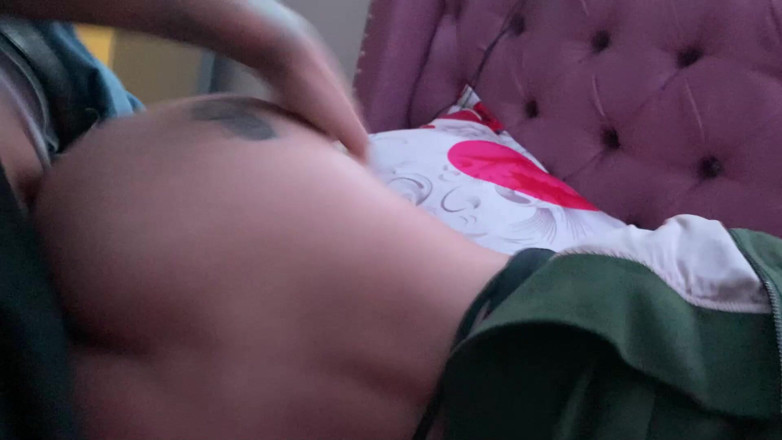 Teen amateur Latinas: サラからのPOVコンピレーションの吸いとセックス