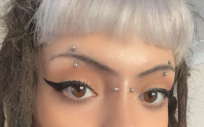 Bambi Fae: Stiefdochter pijpbeurt