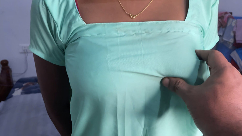 Desi girl riya: Nữ sinh Desi Ấn Độ còn trinh lần đầu tiên thử làm tình...
