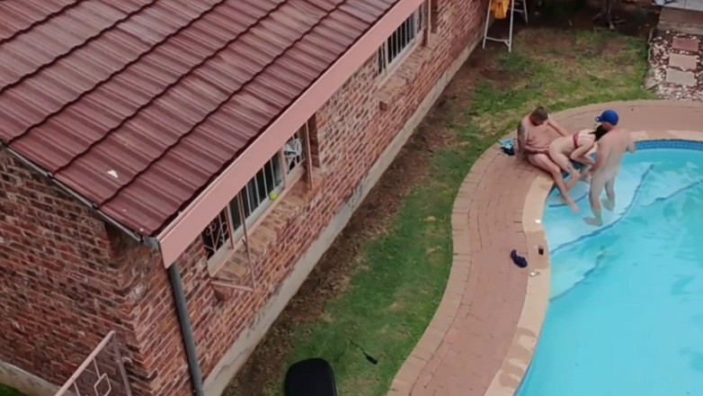 Bigjoefuckalott: Nachytal jsem mého souseda při šukání, když letí s mým dronem