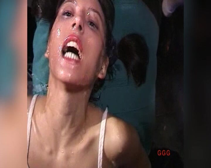 Deutschland Porno X: Ggg John Thompson Brunette Slut Gets Her Face Drenched in...