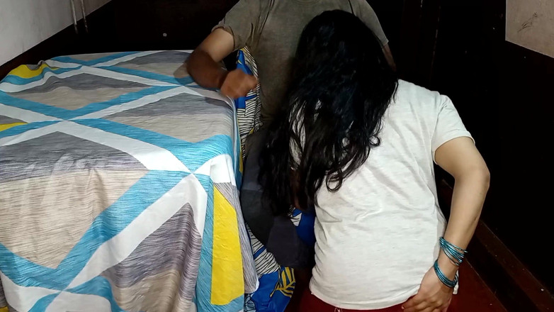 Queenrima: El coño de las esposas del pueblo la folla el...