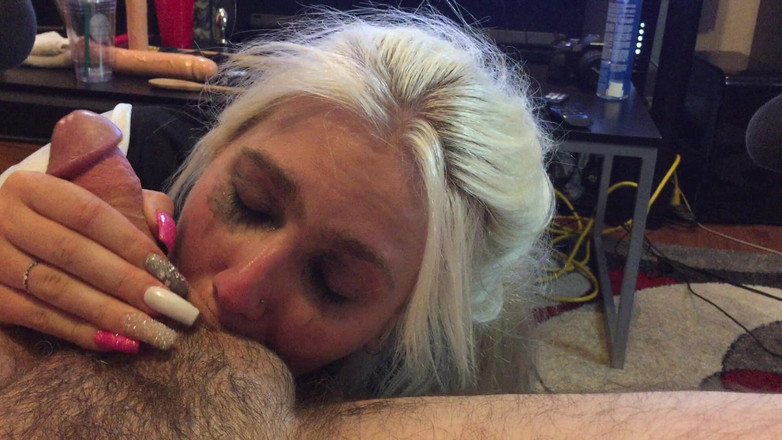 slavebc: Venerându-i bilele curului și pula!