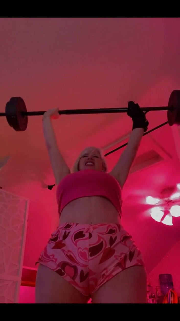 PaintedRose: Ridicare pentru a construi musculare păstra în mișcare înainte.