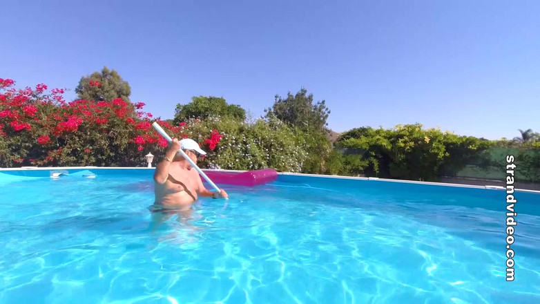 Sarah Stern: Meg și curățătorul de piscine