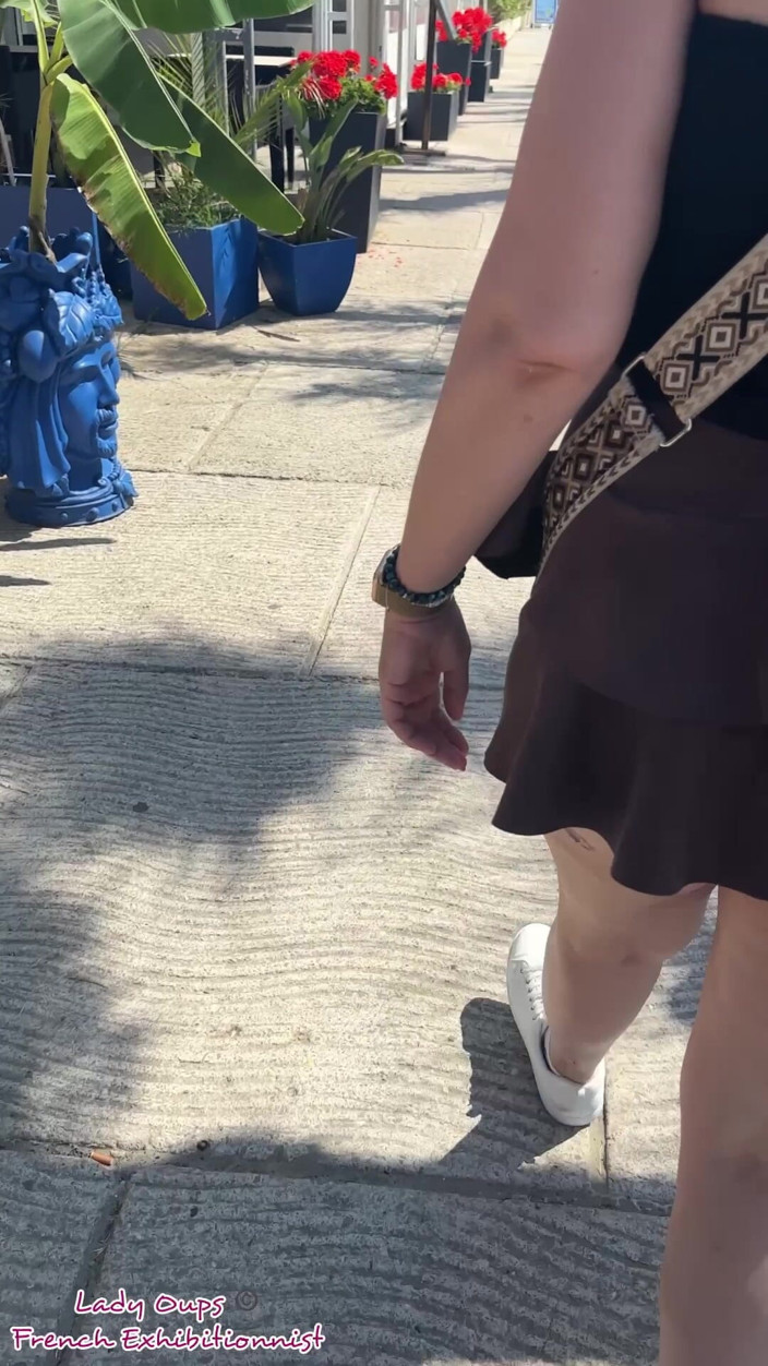Lady Oups: Exhibition in Micro Skirt in Public and Anal Plug