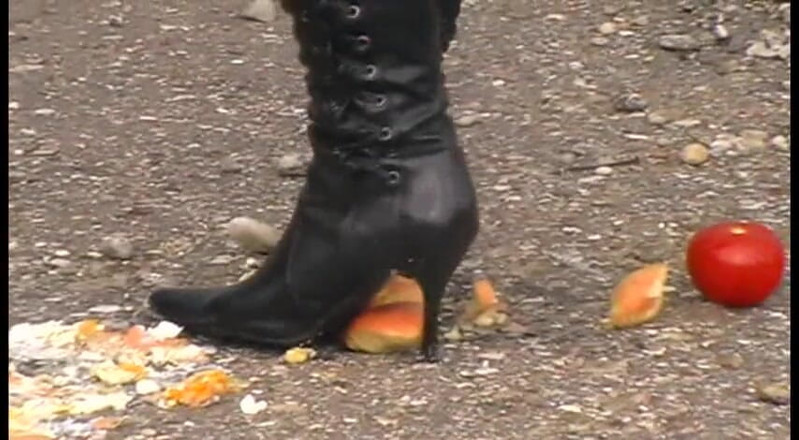 Foot Girls: Crushing food outdoors with my high heels