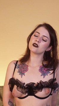Your Naughty Girlfriend's Bisexual Encouragement Fantasy