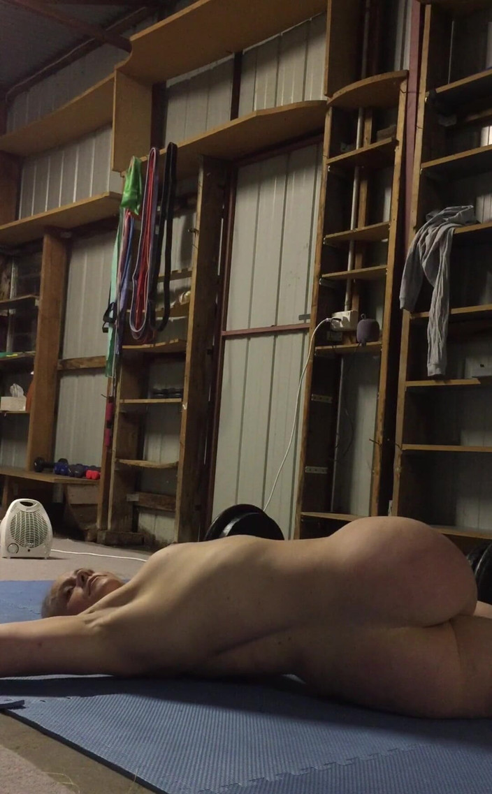 Michellexm: Barbells让我中烧，尤其是当我锻炼后全身热辣出汗的时候