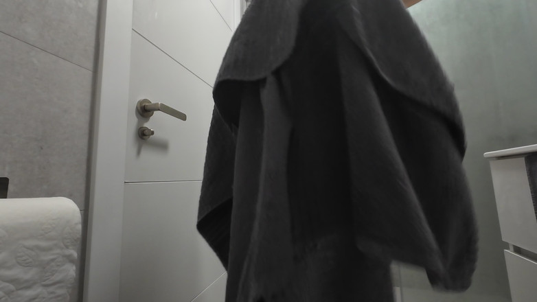 ScottishSweetie: Nghịch ngợm trong phòng tắm trong khi tắm của tôi